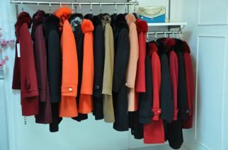 天兰尾货 折扣服装批发的新选择，价格与品质的双赢之道